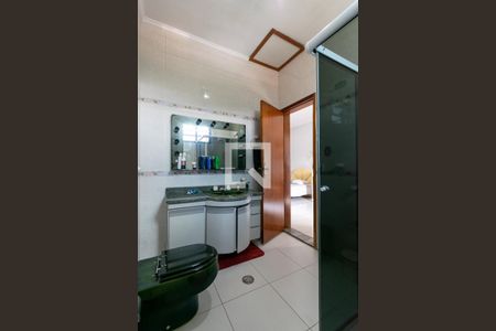 Casa à venda com 455m², 4 quartos e 6 vagas Casa à venda com 455m², 4 quartos e 6 vagasBanheiro da Suíte 2