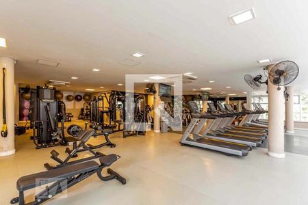 Apartamento à venda com 182m², 4 quartos e 3 vagas Apartamento à venda com 182m², 4 quartos e 3 vagasÁrea comum - Academia