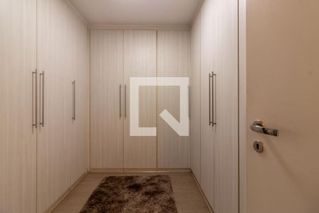 Apartamento à venda com 182m², 4 quartos e 3 vagas Apartamento à venda com 182m², 4 quartos e 3 vagasCloset da suíte 1