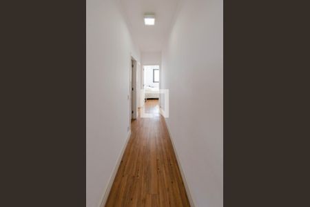 Casa à venda com 512m², 4 quartos e 4 vagasCorredor