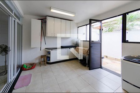 Casa à venda com 512m², 4 quartos e 4 vagasÁrea de serviço