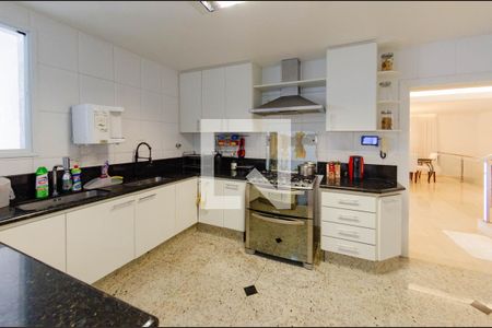 Casa à venda com 512m², 4 quartos e 4 vagasCozinha
