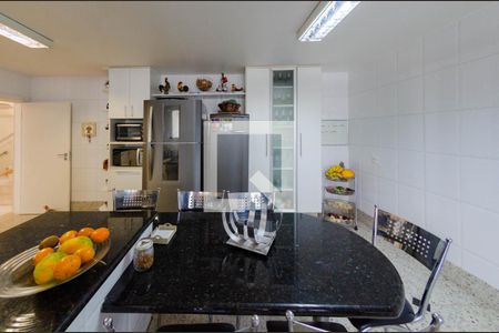 Casa à venda com 512m², 4 quartos e 4 vagasCozinha