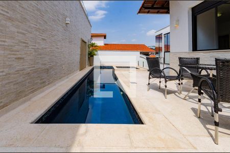 Casa à venda com 512m², 4 quartos e 4 vagasPiscina