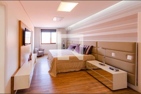 Casa à venda com 512m², 4 quartos e 4 vagasSuíte 1