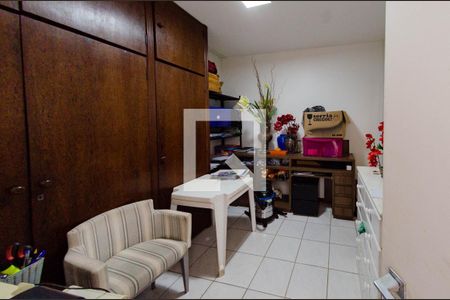 Casa à venda com 512m², 4 quartos e 4 vagasQuarto de serviço