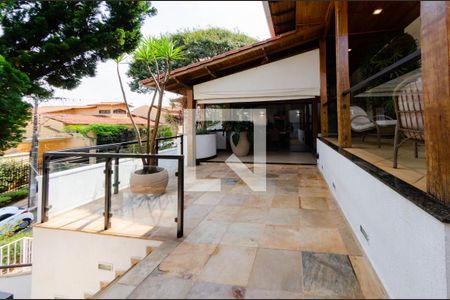 Casa à venda com 512m², 4 quartos e 4 vagasVaranda