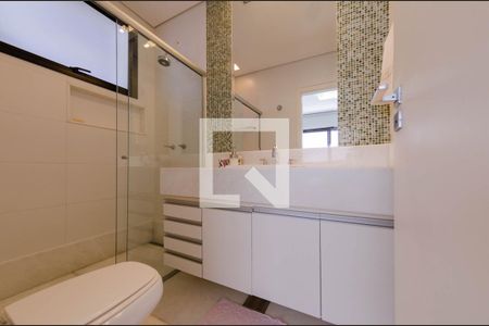 Casa à venda com 512m², 4 quartos e 4 vagasBanheiro suíte 4