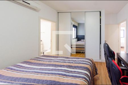 Casa à venda com 512m², 4 quartos e 4 vagasSuíte 2