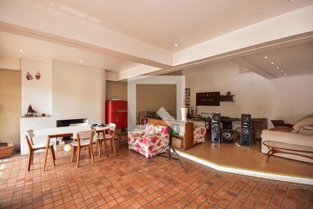 Casa à venda com 500m², 4 quartos e 3 vagas Casa à venda com 500m², 4 quartos e 3 vagasSala 2