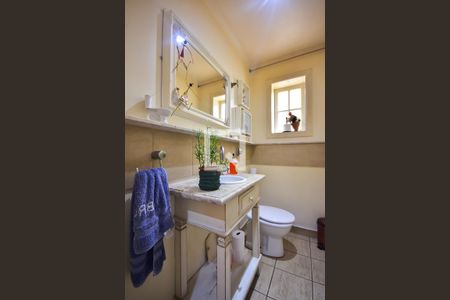 Casa à venda com 500m², 4 quartos e 3 vagas Casa à venda com 500m², 4 quartos e 3 vagasLavabo 1