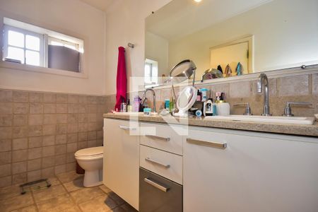 Casa à venda com 500m², 4 quartos e 3 vagas Casa à venda com 500m², 4 quartos e 3 vagasBanheiro Suíte 3