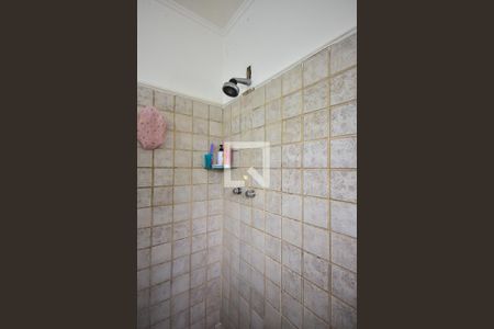 Casa à venda com 500m², 4 quartos e 3 vagas Casa à venda com 500m², 4 quartos e 3 vagasChuveiro do Banheiro da Suíte 1