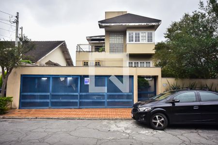 Casa à venda com 500m², 4 quartos e 3 vagas Casa à venda com 500m², 4 quartos e 3 vagasFachada