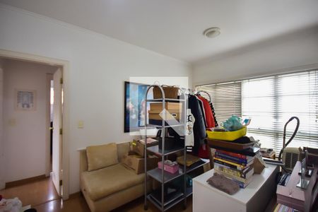 Casa à venda com 500m², 4 quartos e 3 vagas Casa à venda com 500m², 4 quartos e 3 vagasSala de Tv