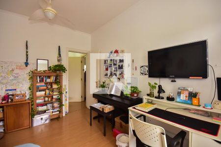 Casa à venda com 500m², 4 quartos e 3 vagas Casa à venda com 500m², 4 quartos e 3 vagasSuíte 1