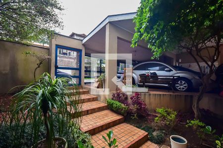 Casa à venda com 500m², 4 quartos e 3 vagas Casa à venda com 500m², 4 quartos e 3 vagasEntrada