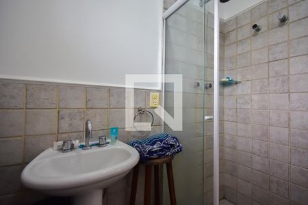 Casa à venda com 500m², 4 quartos e 3 vagas Casa à venda com 500m², 4 quartos e 3 vagasBanheiro Suíte 2