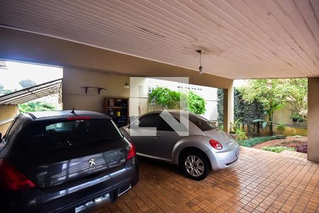 Casa à venda com 500m², 4 quartos e 3 vagas Casa à venda com 500m², 4 quartos e 3 vagasGaragem