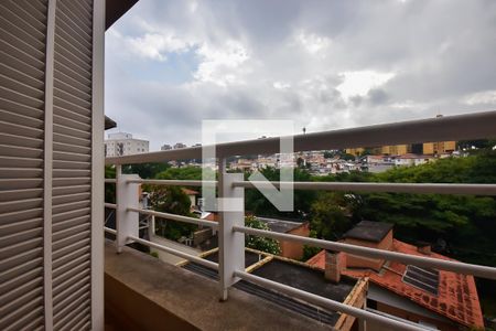 Casa à venda com 500m², 4 quartos e 3 vagas Casa à venda com 500m², 4 quartos e 3 vagasVaranda da Suíte 2