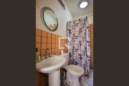 Casa à venda com 500m², 4 quartos e 3 vagas Casa à venda com 500m², 4 quartos e 3 vagasBanheiro de Serviço