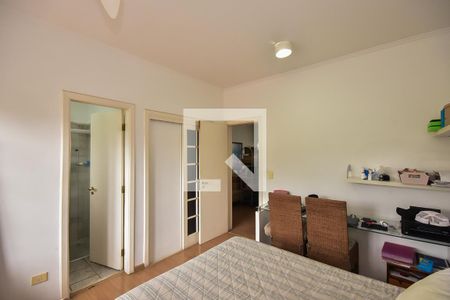 Casa à venda com 500m², 4 quartos e 3 vagas Casa à venda com 500m², 4 quartos e 3 vagasSuíte 2