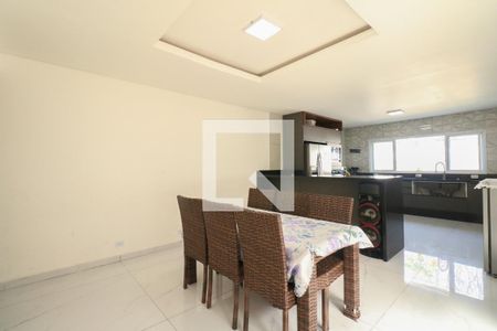 Casa à venda com 331m², 4 quartos e 3 vagas Casa à venda com 331m², 4 quartos e 3 vagasSala de Jantar