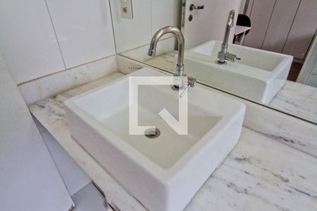 Casa de condomínio para alugar com 145m², 3 quartos e 2 vagas Casa de condomínio para alugar com 145m², 3 quartos e 2 vagasBanheiro da Suíte