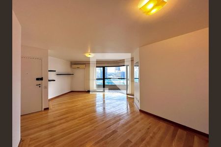 Sala de apartamento para alugar com 3 quartos, 127m² em Santo Amaro, São Paulo