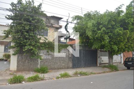 Casa à venda com 720m², 5 quartos e 3 vagasFachada