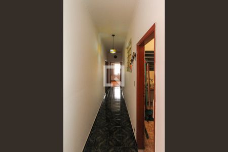 Casa à venda com 250m², 3 quartos e 3 vagas Casa à venda com 250m², 3 quartos e 3 vagasCorredor