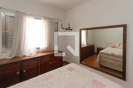 Casa à venda com 250m², 3 quartos e 3 vagas Casa à venda com 250m², 3 quartos e 3 vagasQuarto