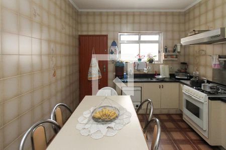 Casa à venda com 250m², 3 quartos e 3 vagas Casa à venda com 250m², 3 quartos e 3 vagasCozinha