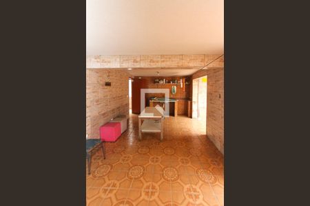 Casa à venda com 250m², 3 quartos e 3 vagas Casa à venda com 250m², 3 quartos e 3 vagasSalão de Festas