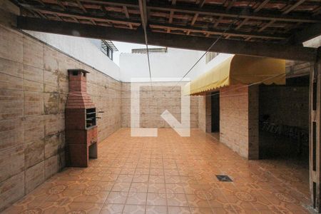 Casa à venda com 250m², 3 quartos e 3 vagas Casa à venda com 250m², 3 quartos e 3 vagasQuintal