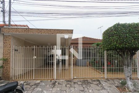 Casa à venda com 250m², 3 quartos e 3 vagas Casa à venda com 250m², 3 quartos e 3 vagasFachada