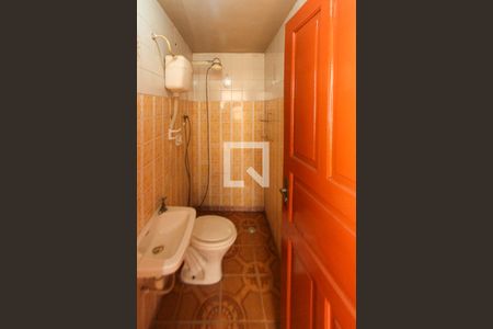 Casa à venda com 250m², 3 quartos e 3 vagas Casa à venda com 250m², 3 quartos e 3 vagasBanheiro de serviço