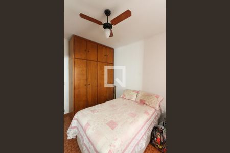 Casa à venda com 250m², 3 quartos e 3 vagas Casa à venda com 250m², 3 quartos e 3 vagasQuarto