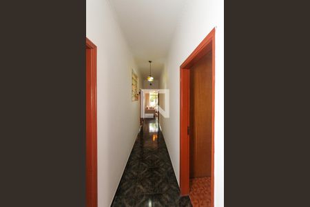 Casa à venda com 250m², 3 quartos e 3 vagas Casa à venda com 250m², 3 quartos e 3 vagasCorredor