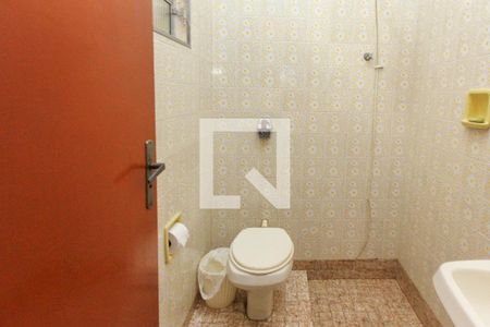 Casa à venda com 250m², 3 quartos e 3 vagas Casa à venda com 250m², 3 quartos e 3 vagasBanheiro 02