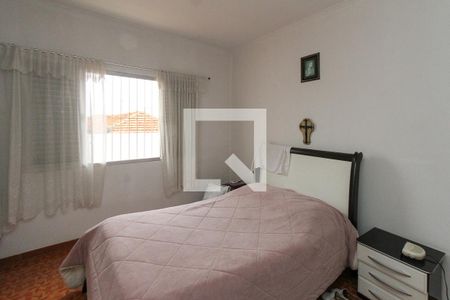 Casa à venda com 250m², 3 quartos e 3 vagas Casa à venda com 250m², 3 quartos e 3 vagasQuarto 02