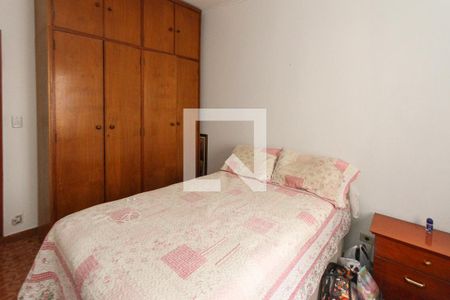 Casa à venda com 250m², 3 quartos e 3 vagas Casa à venda com 250m², 3 quartos e 3 vagasQuarto