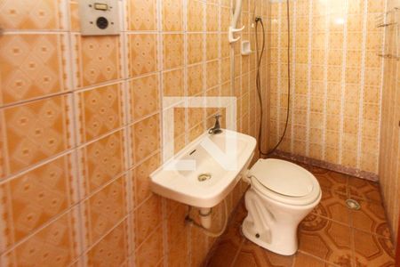 Casa à venda com 250m², 3 quartos e 3 vagas Casa à venda com 250m², 3 quartos e 3 vagasBanheiro de serviço