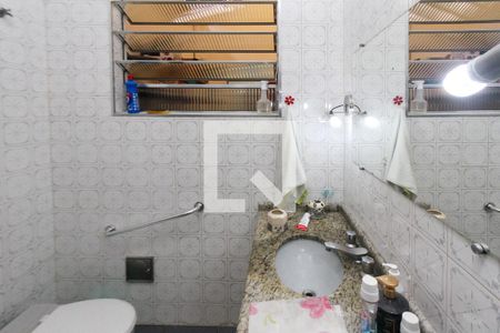 Casa à venda com 250m², 3 quartos e 3 vagas Casa à venda com 250m², 3 quartos e 3 vagasBanheiro Social