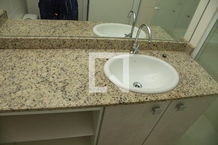 Apartamento à venda com 52m², 2 quartos e 1 vaga Apartamento à venda com 52m², 2 quartos e 1 vagaBanheiro social