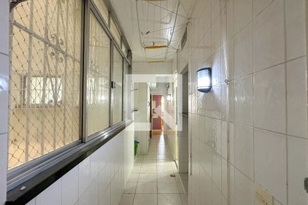 Apartamento à venda com 300m², 4 quartos e 2 vagas Apartamento à venda com 300m², 4 quartos e 2 vagasÁrea de Serviço