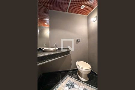 Apartamento à venda com 300m², 4 quartos e 2 vagas Apartamento à venda com 300m², 4 quartos e 2 vagasLavabo