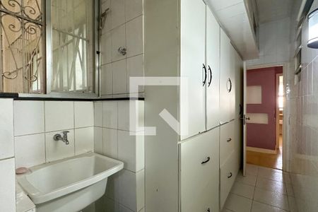 Apartamento à venda com 300m², 4 quartos e 2 vagas Apartamento à venda com 300m², 4 quartos e 2 vagasÁrea de Serviço