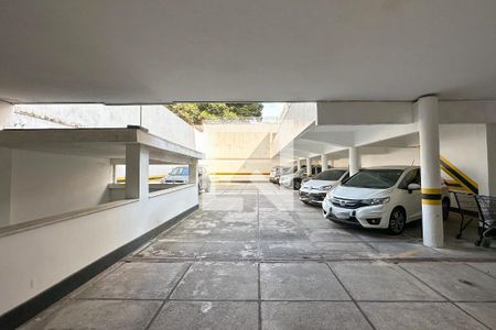 Apartamento à venda com 300m², 4 quartos e 2 vagas Apartamento à venda com 300m², 4 quartos e 2 vagasGaragem