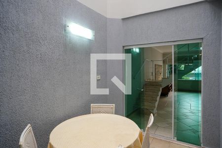 Casa à venda com 200m², 3 quartos e 5 vagasVaranda 2